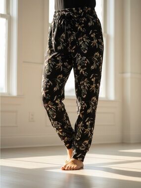 Women's Black‎ Floral Drawstring Jogger Pants